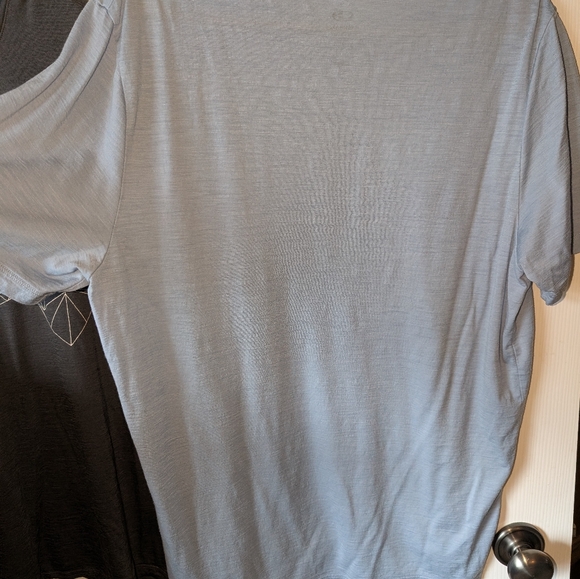 Icebreaker Tshirts (5) Large - Picture 3 of 11